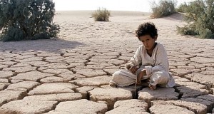 Le jeune Jacir Eid dans le rôle de Theeb.