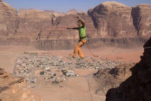 Slack-line-in-Rum-2015