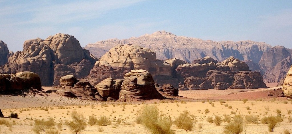 CLIMBING JEBEL RUM AND BEDOUIN ROUTES