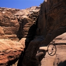 jordanie-dans-un-labyrinthe-de-siq-et-de-dalles-improbables_mv